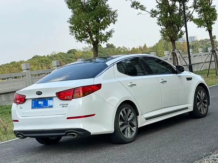 kia K5