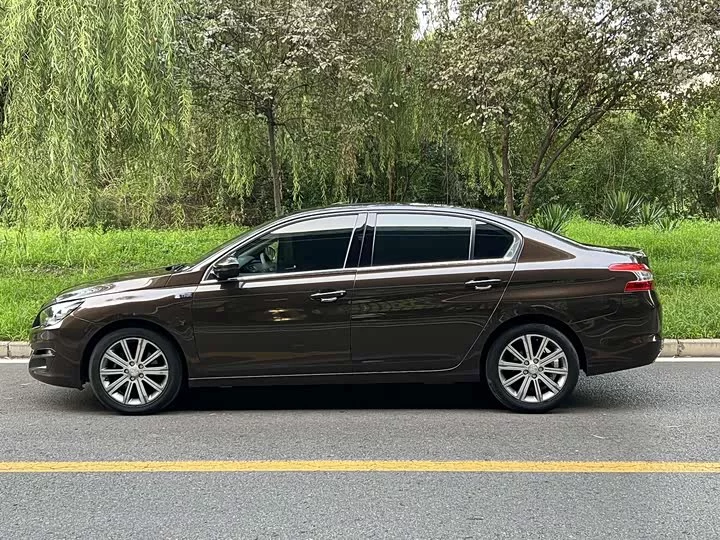 Peugeot 408