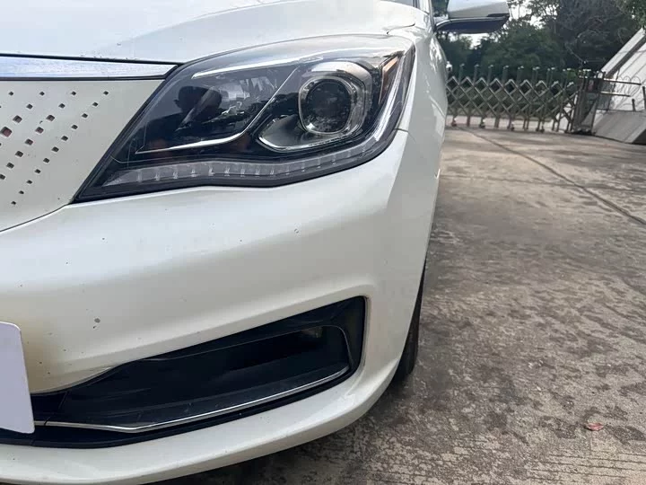 Dongfeng E70