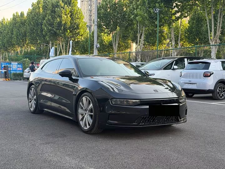 ZEEKR 001