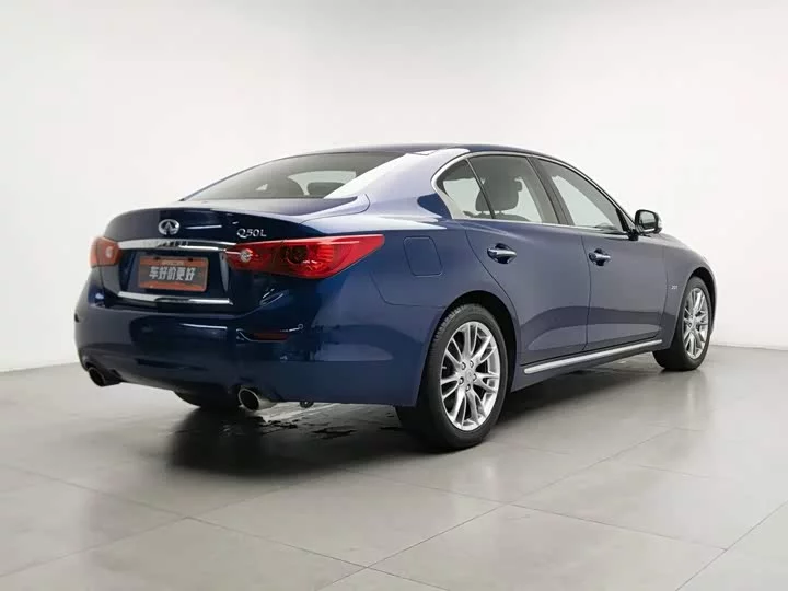 Infiniti Q50L