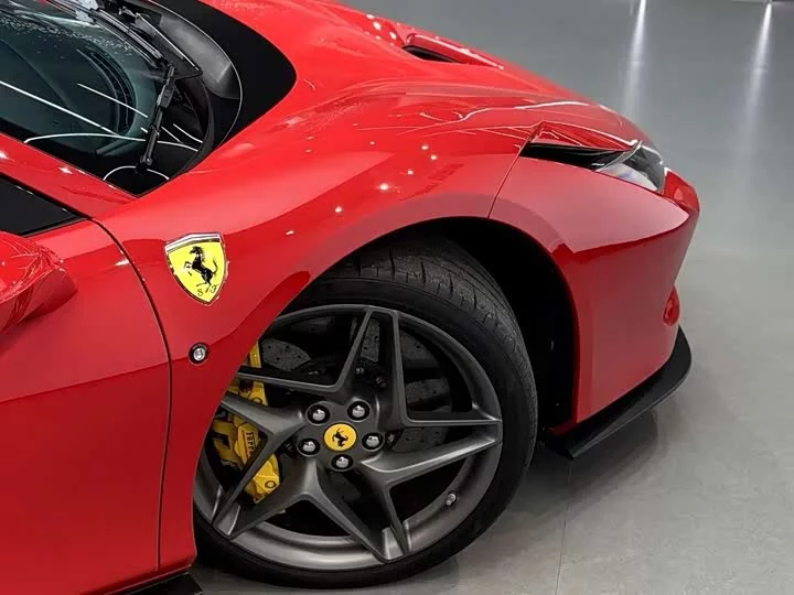 ferrari F8