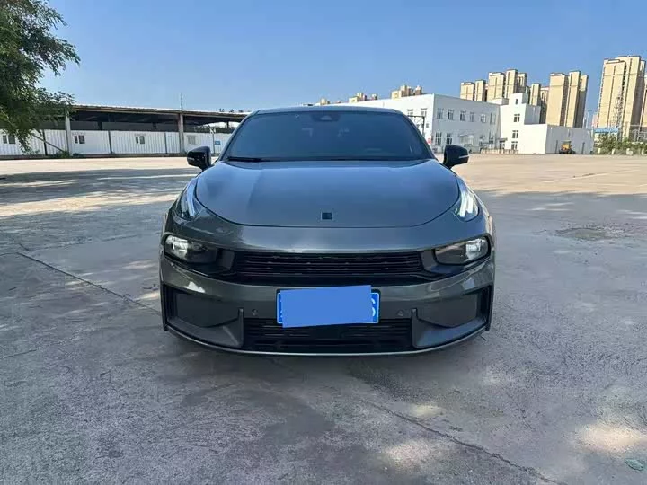 Lynk & Co 03