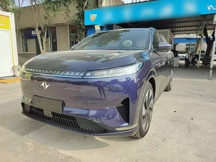 Dongfeng eπ008