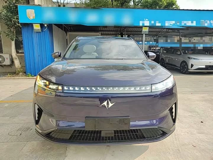 Dongfeng eπ008