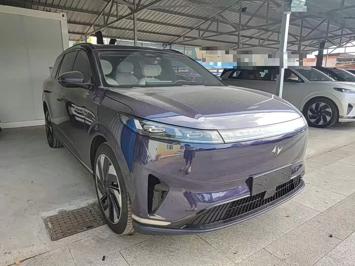 Dongfeng eπ008