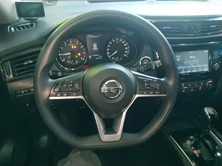 Nissan Qijun