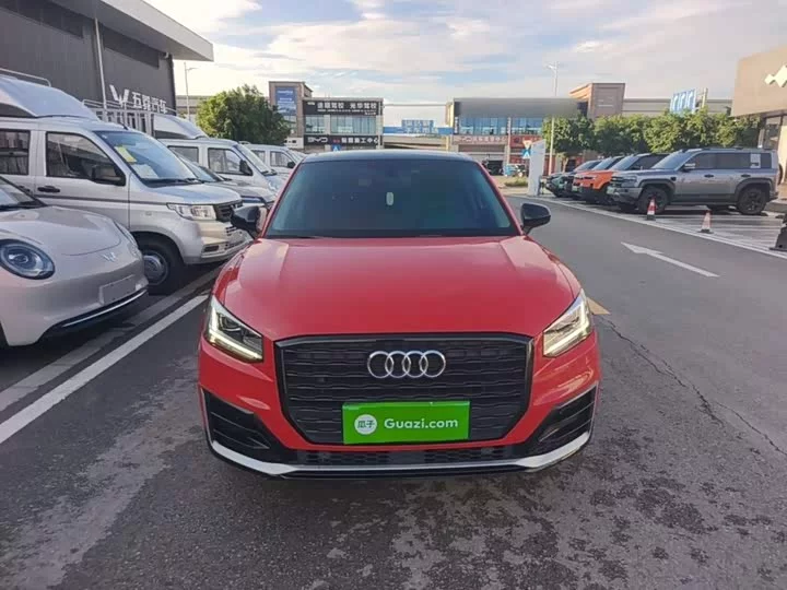 Audi Q2L