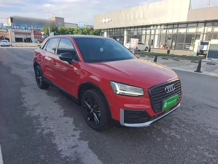 Audi Q2L