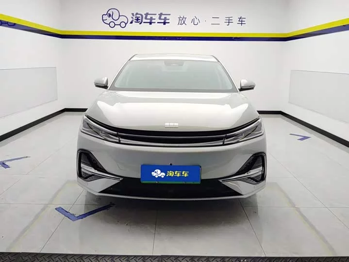 Geely Galaxy A7 EM