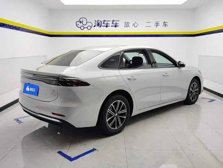 Geely Galaxy A7 EM