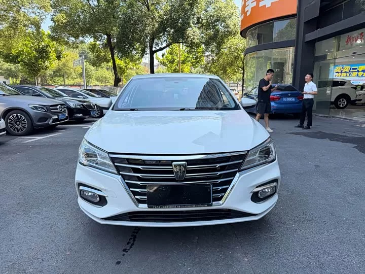 Roewe i5