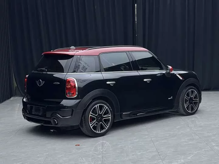 MINI JCW COUNTRYMAN
