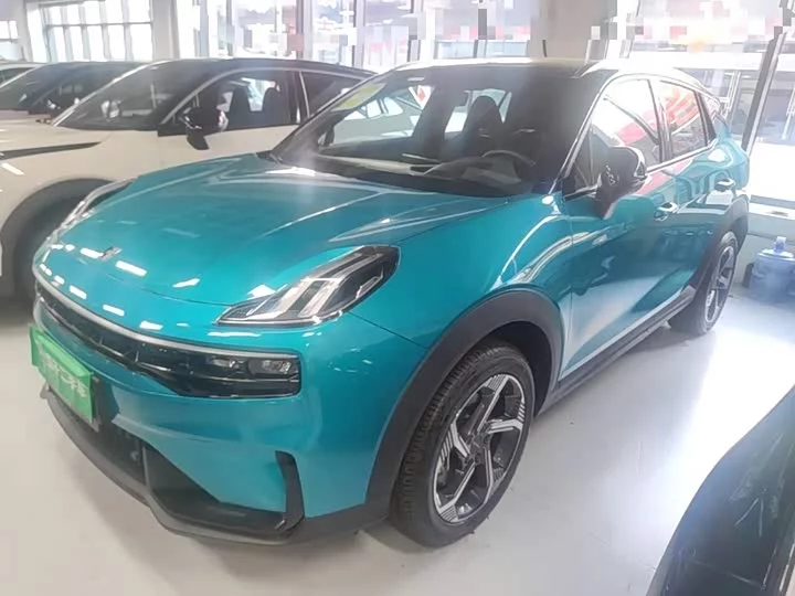 Lynk & Co 06