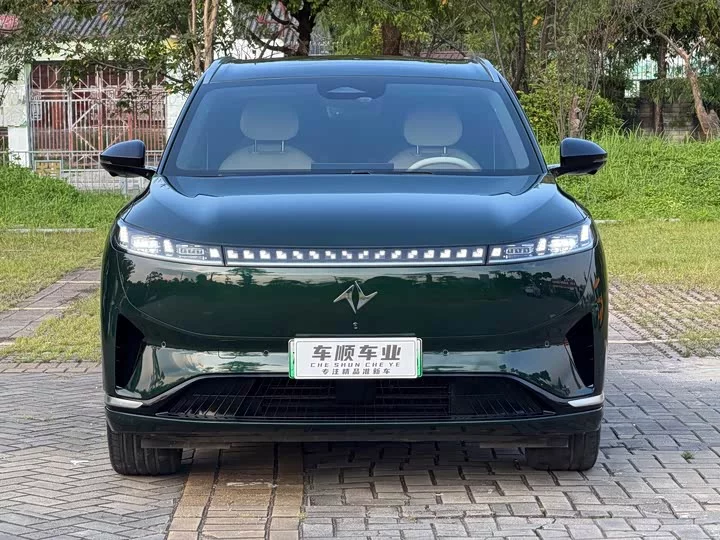 Dongfeng eπ008