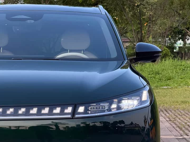 Dongfeng eπ008