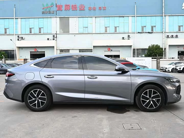 BYD Qin L