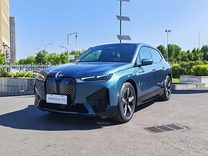 BMW iX
