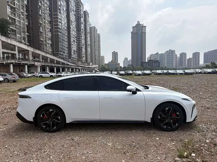 Dongfeng eπ007