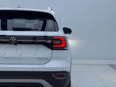 Volkswagen Explore the shadows