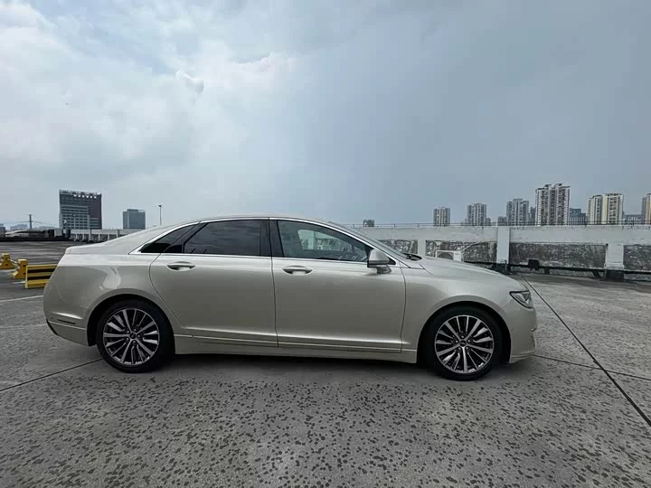 Lincoln MKZ