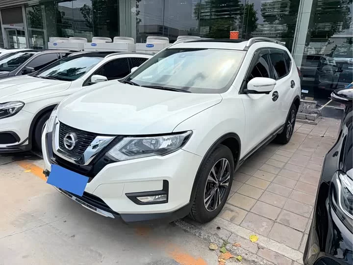 Nissan Qijun