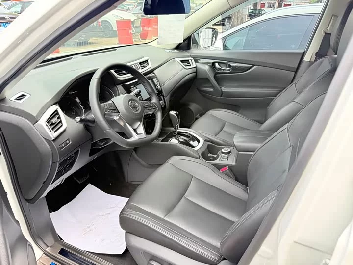 Nissan Qijun