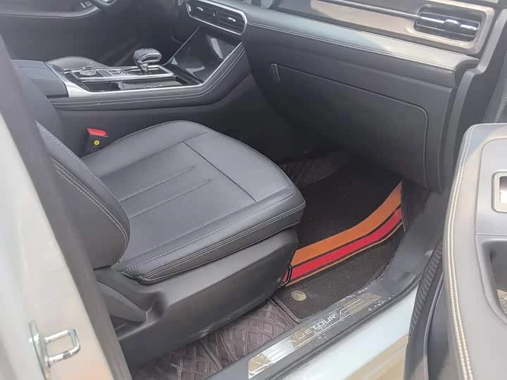 Jetour X90