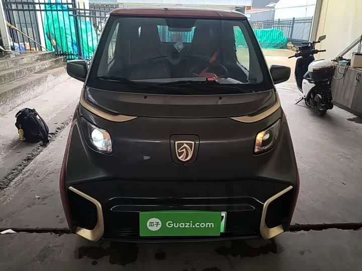 Baojun E200