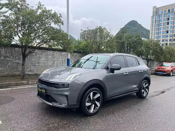 Lynk & Co 06