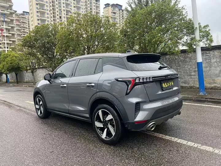 Lynk & Co 06
