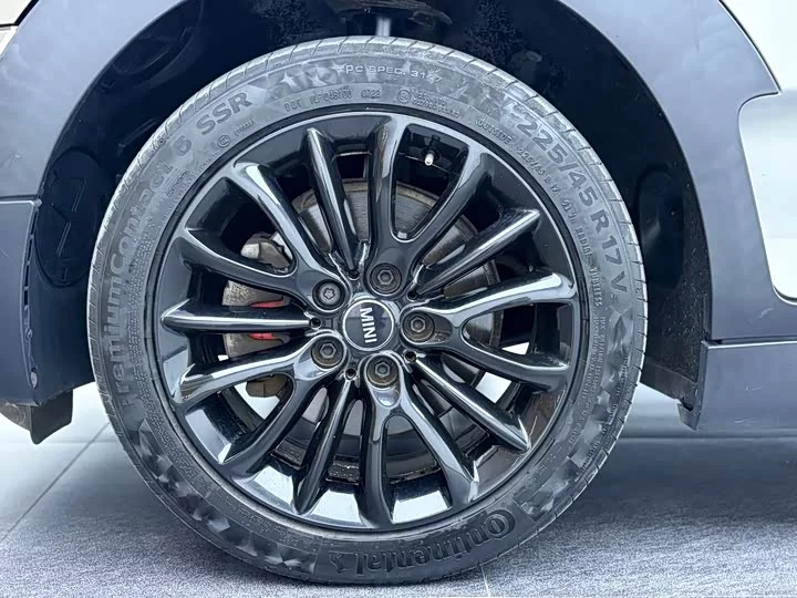MINI CLUBMAN