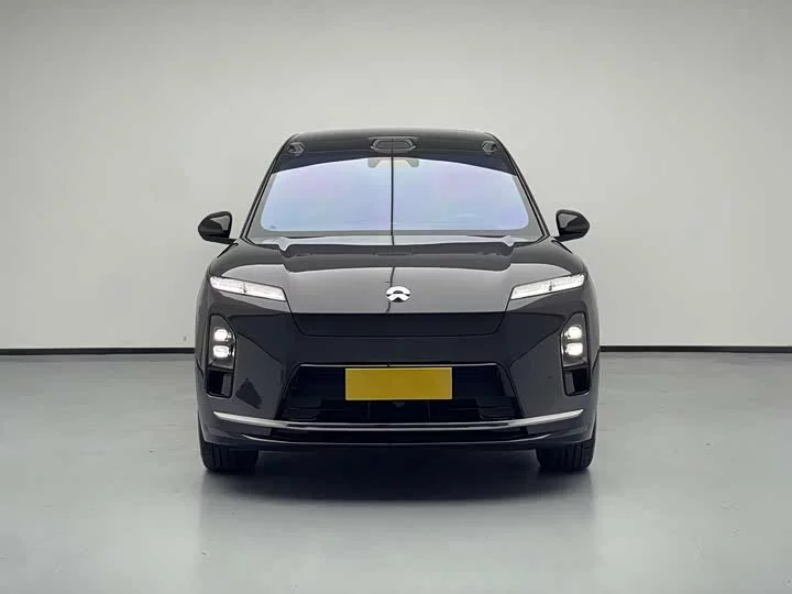 NIO ES8