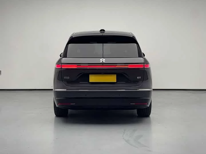 NIO ES8