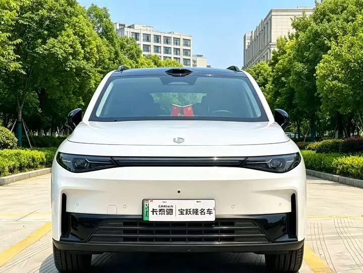 Leapmotor C16