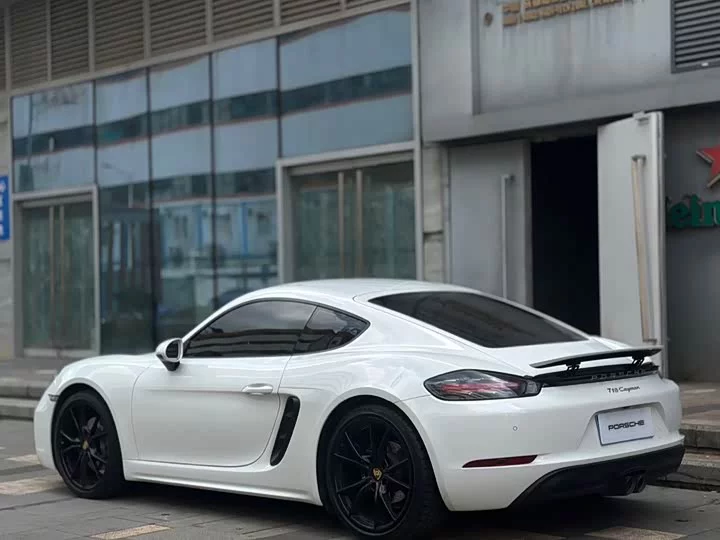 Porsche 718