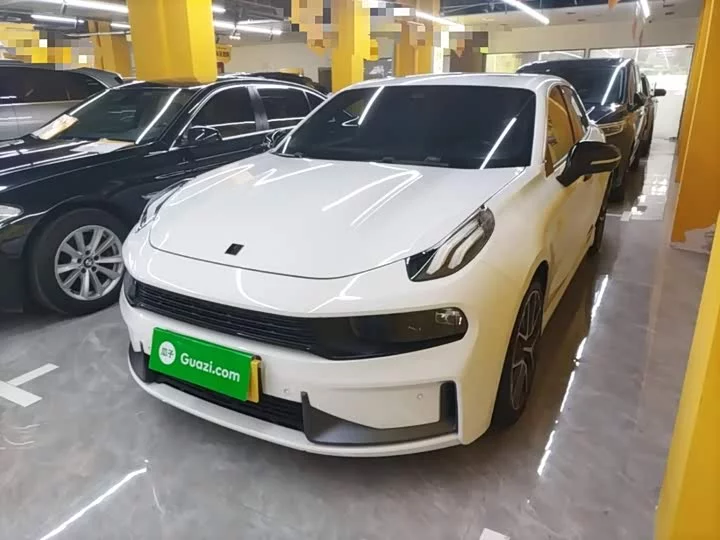 Lynk & Co 03