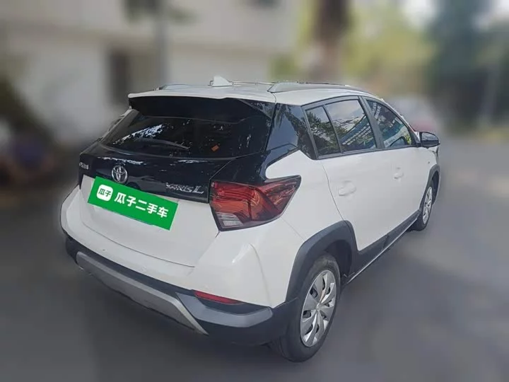 Toyota Yaris L