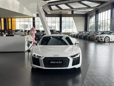 Audi R8