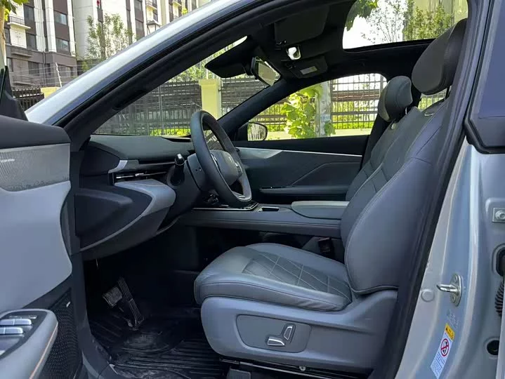 Deepal Dark blue S05