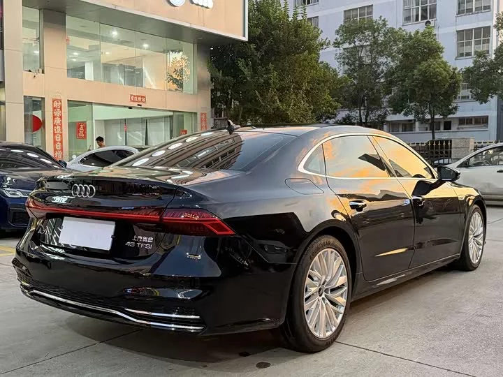 Audi A7L