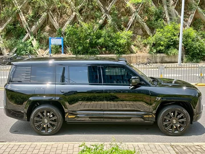 BYD U8 L