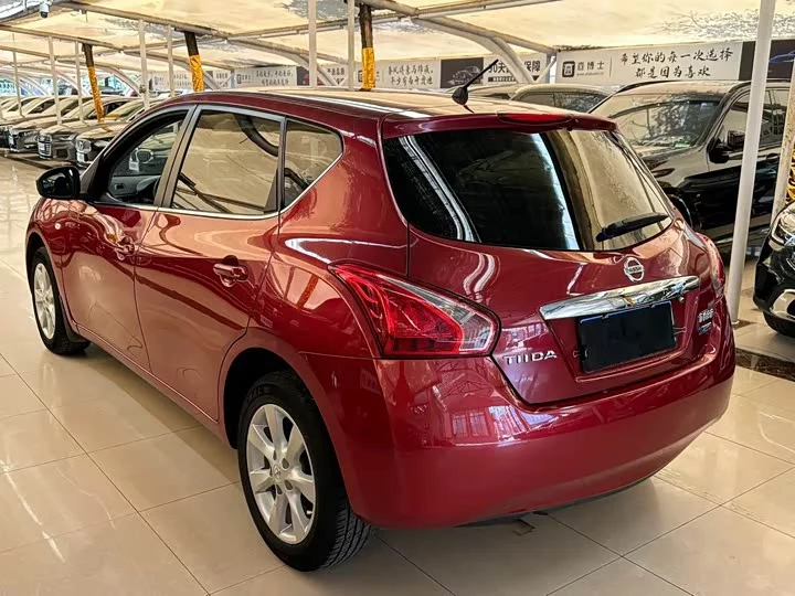 Nissan Tiida