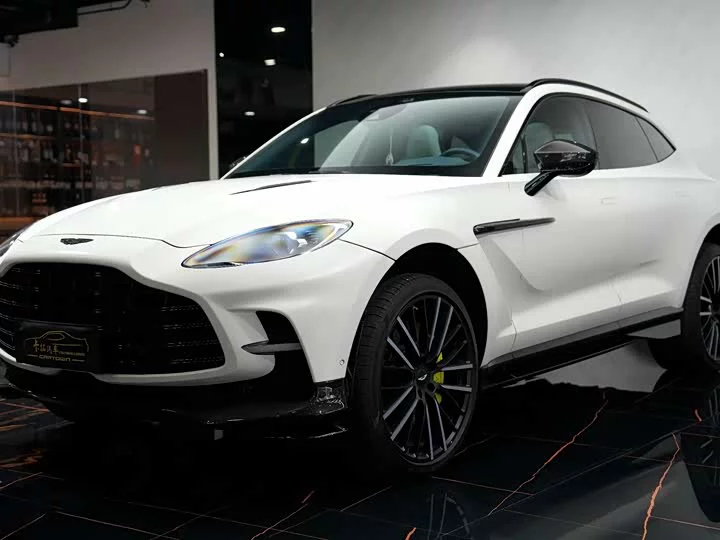 Aston Martin DBX
