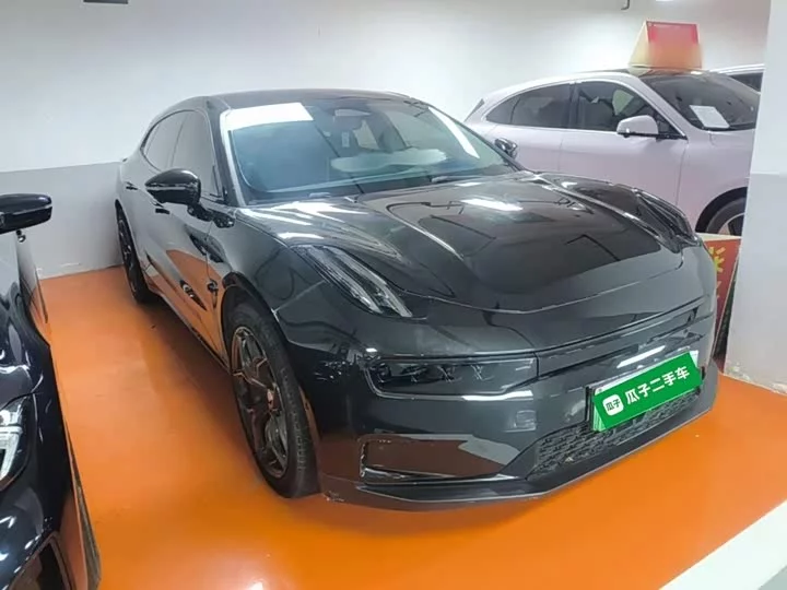 ZEEKR 001
