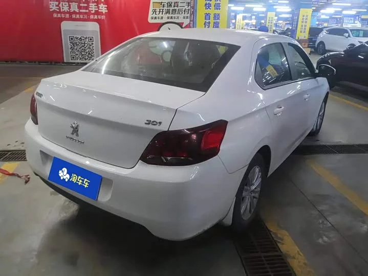 Peugeot 301