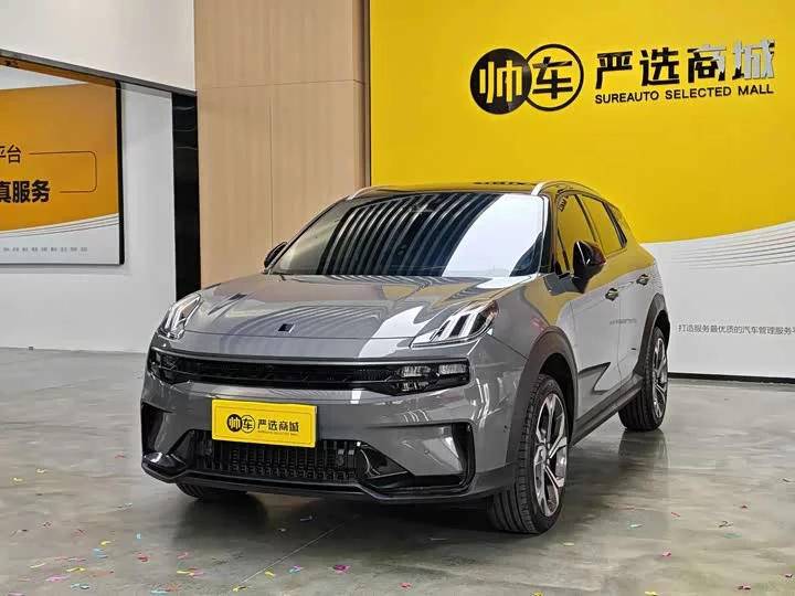 Lynk & Co 06