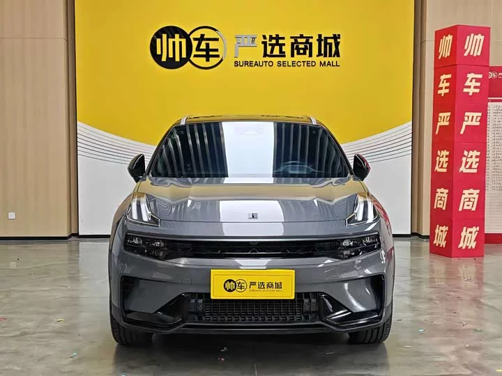Lynk & Co 06