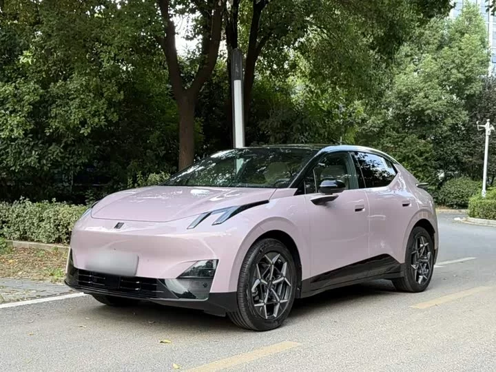 Lynk & Co Z20