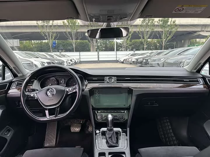 Volkswagen Magotan